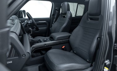 Land Rover Defender OCTA EDITION ONE 23