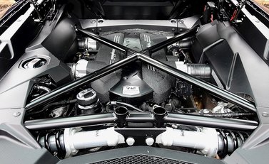 Lamborghini Aventador LP 700-4 Roadster 9