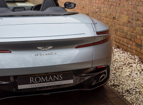 Aston Martin DB11 Volante 23