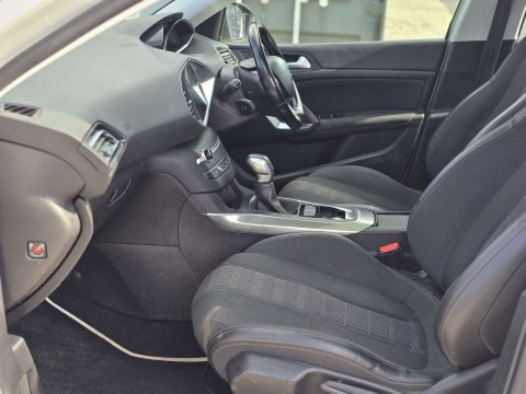 2017 Peugeot 308 thumbnail 12