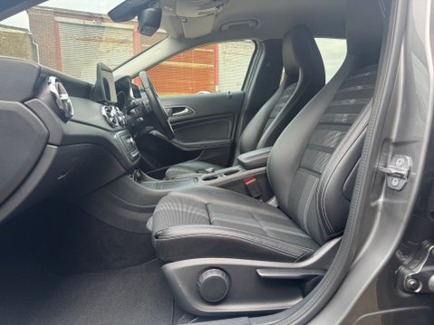 Mercedes-Benz GLA Class GLA 180 URBAN EDITION 10