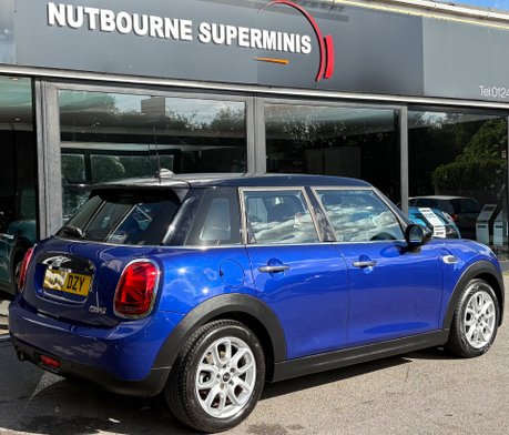 Mini Hatch Cooper 1,5 Petrol Manual Pepper Nav 5 door - APPLE CARPLAY - REAR PARK 2