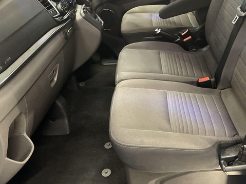 Ford Tourneo Custom 2.0 320 EcoBlue Titanium Minibus Double Cab 5dr Diesel Auto L2 Euro 6 (s/s) 17