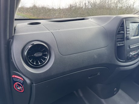 Mercedes-Benz eVito 100 KWH Tourer Pro L2 Auto Electric 9 SEATER/LWB/PARKTRONIC/VAT Q 22
