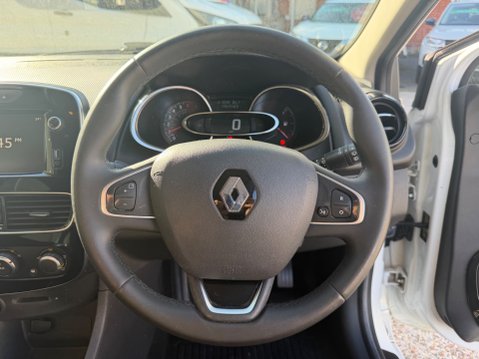 Renault Clio ICONIC TCE 11