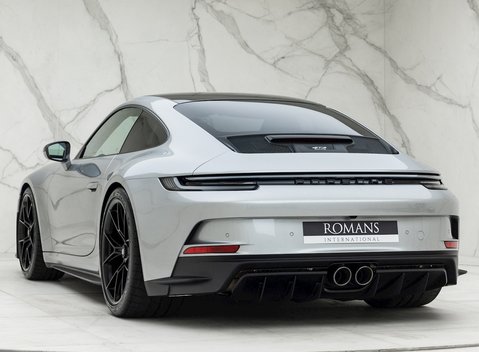Porsche 911 (992) GT3 Touring 3