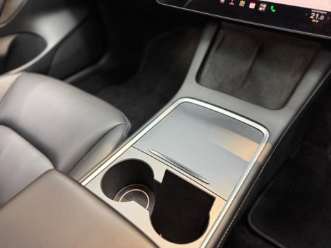Tesla Model 3 (Dual Motor) Long Range Auto 4WDE 4dr 52
