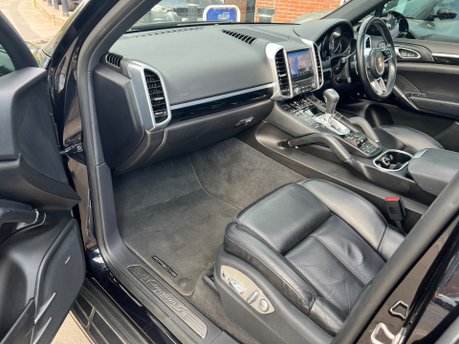 Porsche Cayenne DIESEL 4.2 V8 S TIPTRONIC S 19