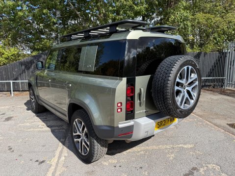 Land Rover Defender HSE MHEV 6