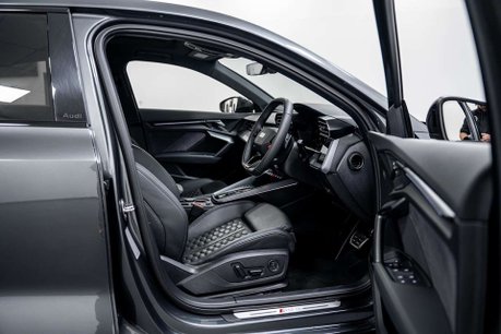 Audi RS3 2.5 TFSI Carbon Vorsprung Saloon 4dr Petrol S Tronic quattro Euro 6 (s/s) ( 20