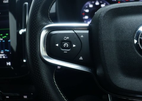 Volvo XC40 1.5 XC40 R-Design T5 Recharge Auto 5dr 34