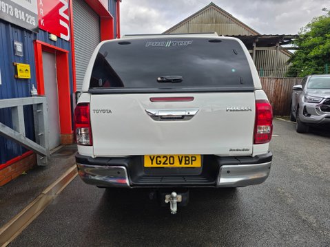 Toyota Hilux INVINCIBLE 4WD D-4D DCB AUTO 7