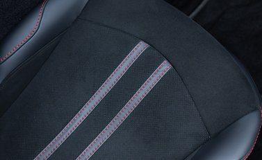 Aston Martin V8 Vantage ROADSTER 18