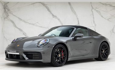 Porsche 911 Targa 4 GTS (992) 1