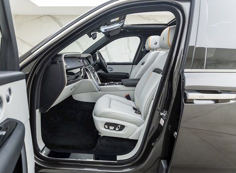 Rolls-Royce Cullinan 16