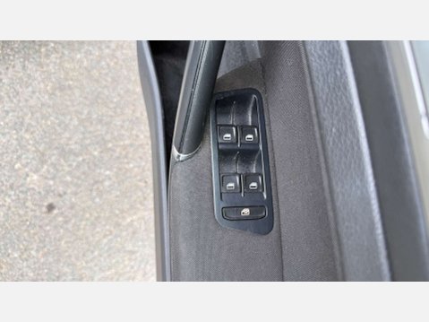 Volkswagen Golf 1.6 Golf SE BlueMotion Technology TDI Semi-Auto 5dr 25