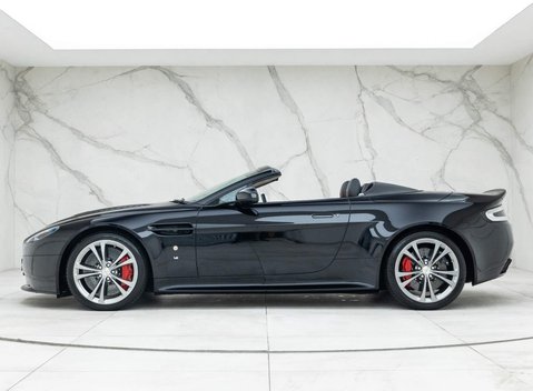Aston Martin V12 Vantage S Roadster 2