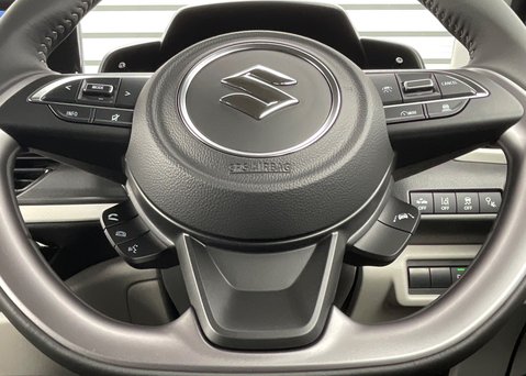 Suzuki Swift Motion 1.2 Mild Hybrid 25