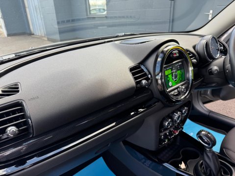 Mini Clubman COOPER BLACK 52