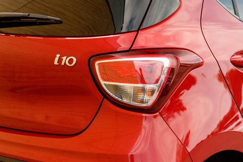 Hyundai i10 PREMIUM 9
