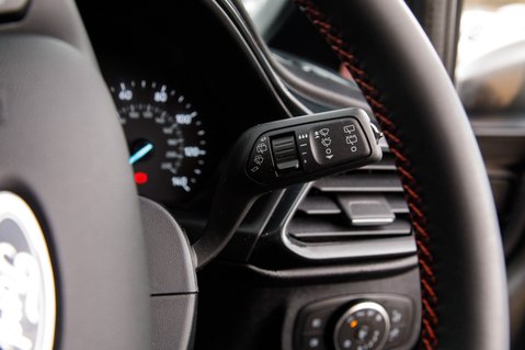 Ford Fiesta ST-LINE MHEV 18