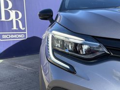 Renault Captur 1.6 E-TECH 9.8kWh E-Tech engineered SUV 5dr Petrol Plug-in Hybrid Auto Euro 12