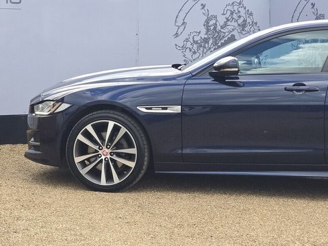 Jaguar XE R-SPORT INGENIUM AWD 5