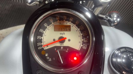 Kawasaki Vulcan 900 2017 ONLY 11K SERVICED LIGHTWEIGHT CRUISER BIKE 900CC 25