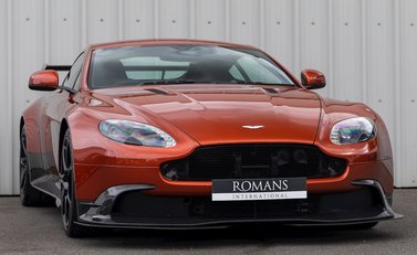 Aston Martin Vantage GT8 1