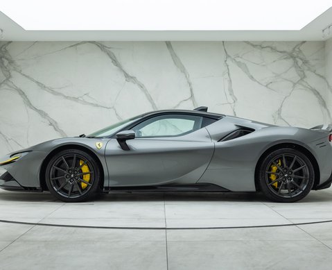 Ferrari SF90 Stradale ASSETTO FIORANO 