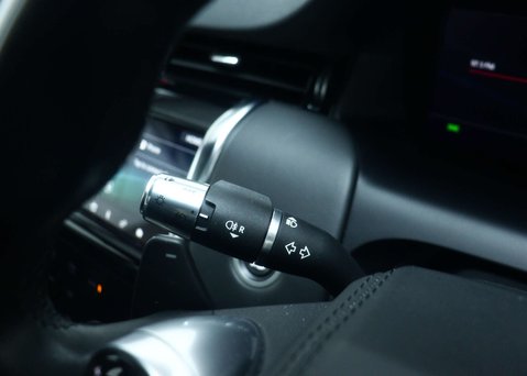 Land Rover Discovery Sport 2.0 Discovery Sport R-Dynamic HSE D Auto 4WD 5dr 38