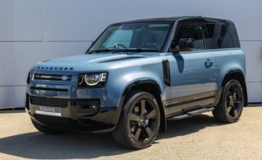Land Rover Defender 90 D300 X-DYNAMIC HSE 2