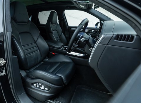 Porsche Cayenne TURBO 14