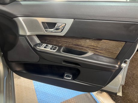 Jaguar XF D PREMIUM LUXURY 25