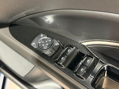 Ford Mondeo 2.0 TDCi Vignale Powershift Euro 6 (s/s) 5dr 34