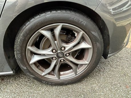 Ford Focus ST-LINE TDCI 4