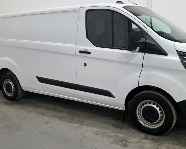 Ford Transit Custom Transit Custom 300 L2 Diesel FWD 2.0 Eco Blue 130ps Low Roof Leader Van