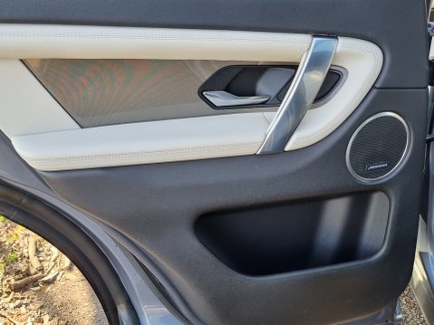 Land Rover Discovery Sport R-DYNAMIC SE MHEV 42