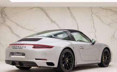 Porsche 911 Targa 4 GTS (991.2) 24