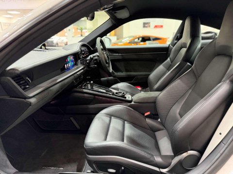 Porsche 911 3.0T 992 Carrera 4 GTS Coupe 2dr Petrol PDK 4WD Euro 6 (s/s) (480 ps) 39