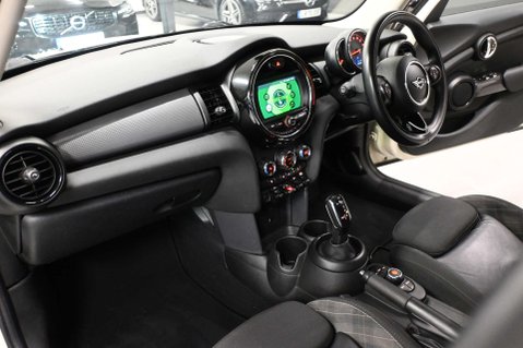 Mini Hatch 1.5 Cooper Auto 5dr 17