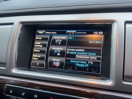 Jaguar XF 2.2d Portfolio Saloon 4dr Diesel Auto Euro 5 (s/s) (200 ps) 26