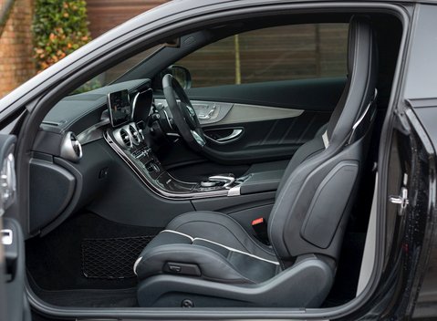Mercedes-Benz C63 S Premium Plus 17