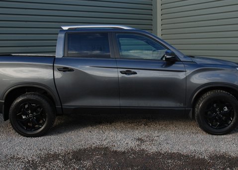 KGM Musso SARACEN 17