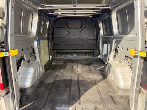 Ford Transit Custom 2.0 TDCi 270 Limited Panel Van 5dr Diesel Manual L1 H1 (157 g/km, 128 bhp) 24