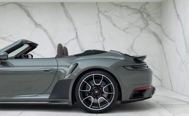 Porsche 911 Turbo S Cabriolet (992) 43