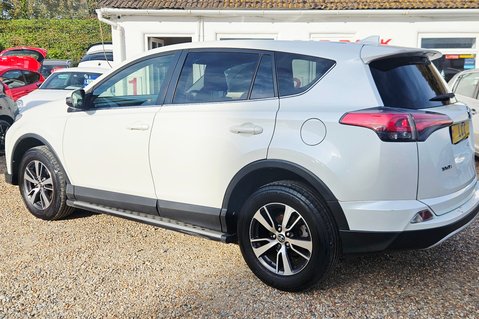 Toyota Rav 4 D-4D BUSINESS EDITION LOOK! 37000 MILES! 1 OWNER! SAT NAVIGATION 11