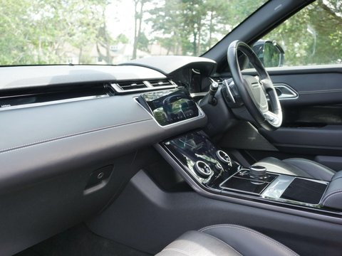 Land Rover Range Rover Velar 3.0 D300 R-Dynamic HSE SUV 5dr Diesel Auto 4WD Euro 6 (s/s) (300 ps) 32