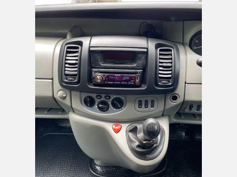 Renault Trafic 2.0 TD dCi LL29 Navigation L3 H1 4dr 27