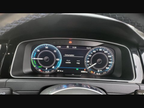 Volkswagen Golf GTE ADVANCE DSG 29